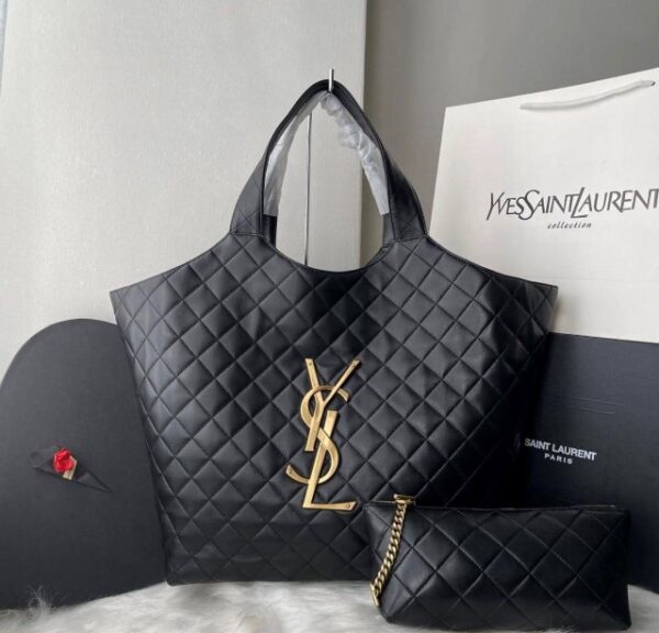 Bolsa YSL MÁXI ICARE em couro genuíno com efeito acolchoado