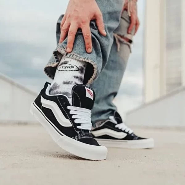 Tênis Knu Skool Black True White | Vans - Image 3