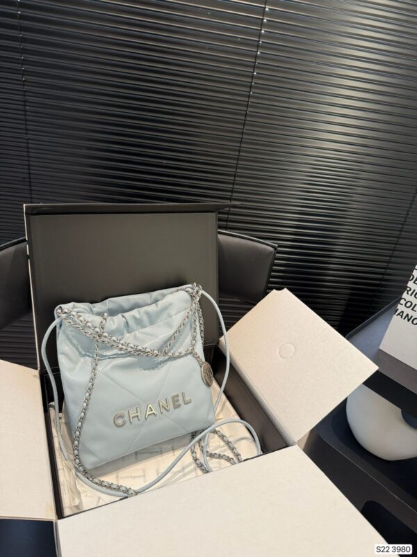 Chanel 22 bag - Image 8