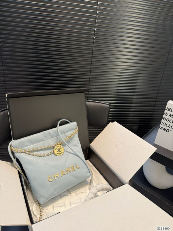 Chanel 22 bag - Image 9
