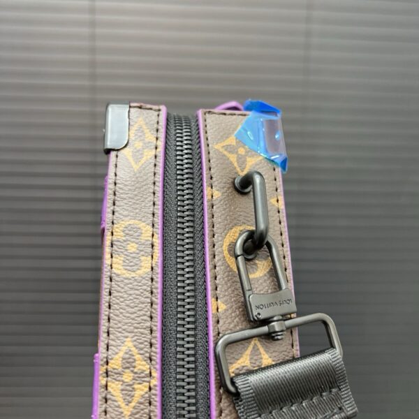 Bolsa Tiracolo Louis Vuitton Soft Trunk - Image 15