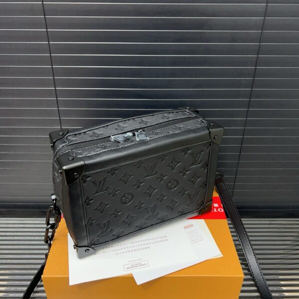 Bolsa Tiracolo Louis Vuitton Soft Trunk - Image 4