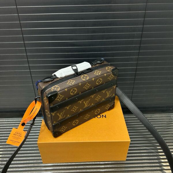 Bolsa Tiracolo Louis Vuitton Soft Trunk - Image 10