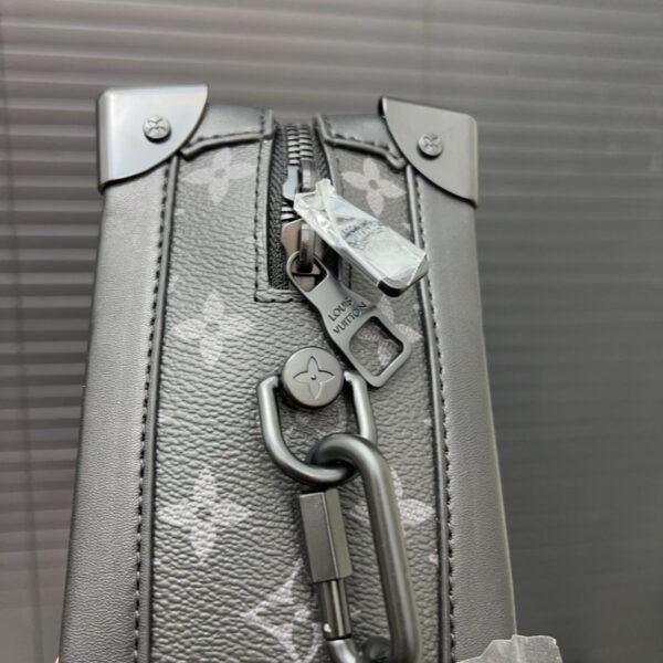 Bolsa Tiracolo Louis Vuitton Soft Trunk - Image 22