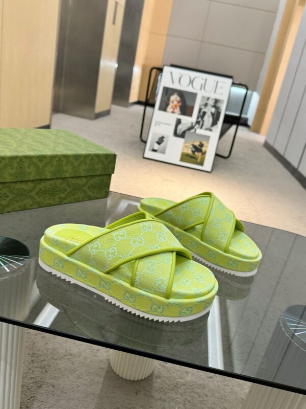 Slide Gucci - Image 6