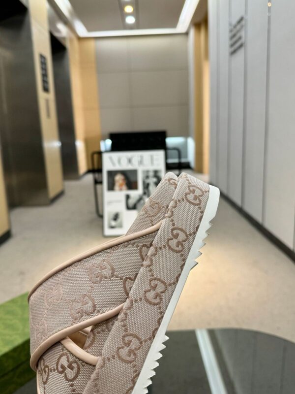 Slide Gucci - Image 9