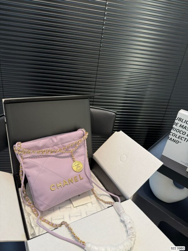 Chanel 22 bag - Image 12