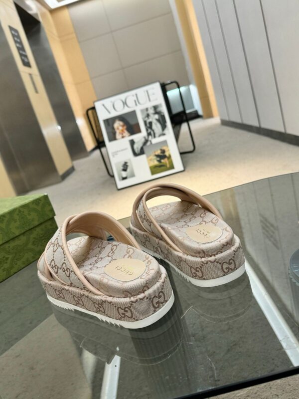 Slide Gucci - Image 19