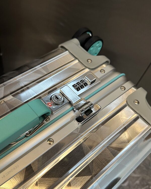 Mala Rimowa x Tiffany & Co - Image 4