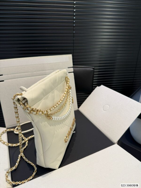 Chanel 22 bag - Image 3