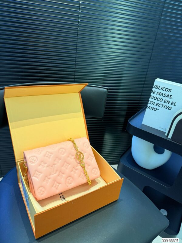 Bolsa Louis Vuitton Coussin - Image 11