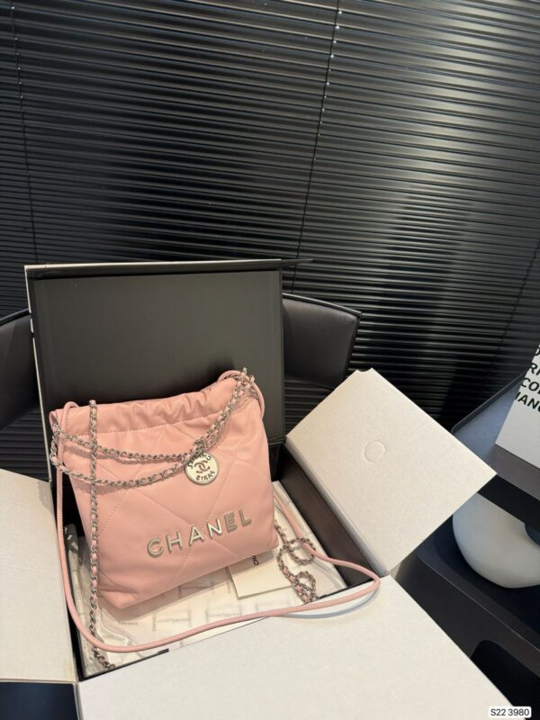 Chanel 22 bag - Image 11