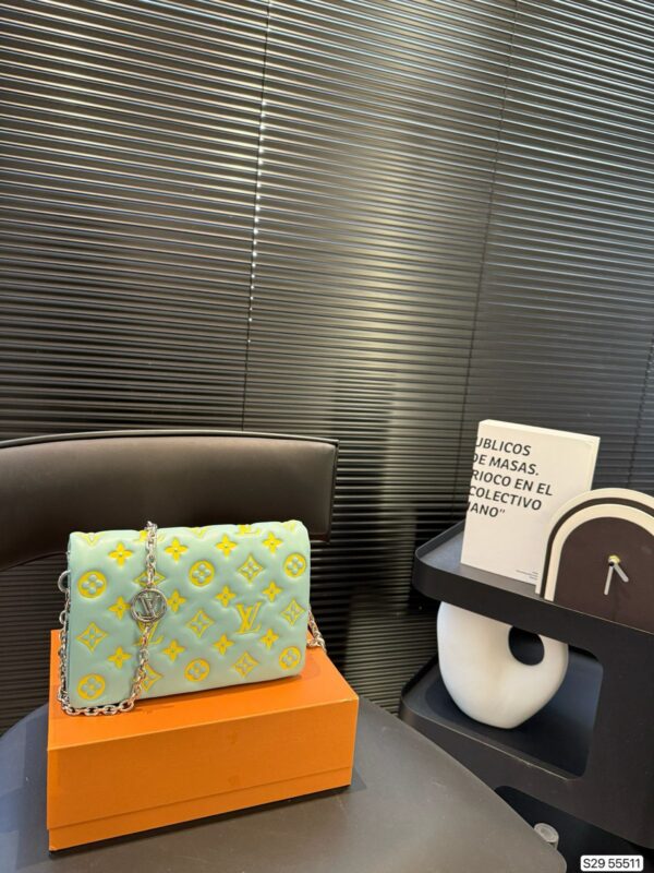 Bolsa Louis Vuitton Coussin - Image 2