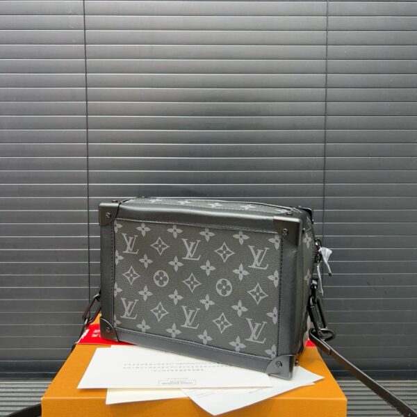 Bolsa Tiracolo Louis Vuitton Soft Trunk - Image 23