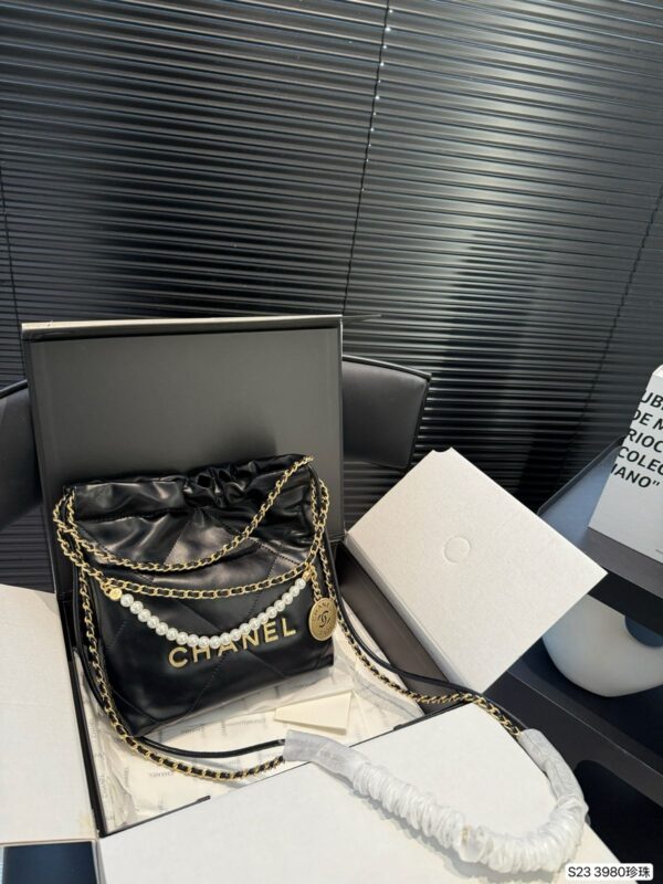 Chanel 22 bag - Image 20