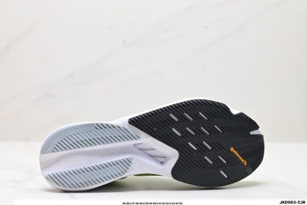 Tênis Adidas Boston 12 - Image 10