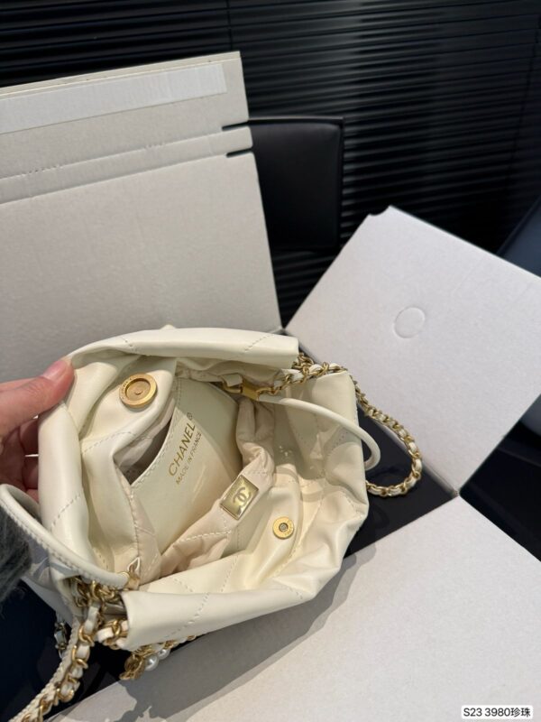 Chanel 22 bag - Image 5
