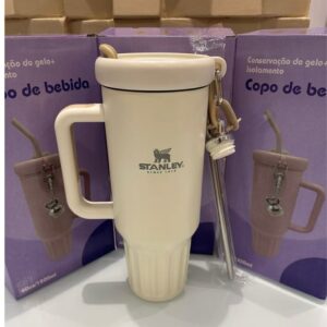 Copo Térmico com chaveiro Stanley