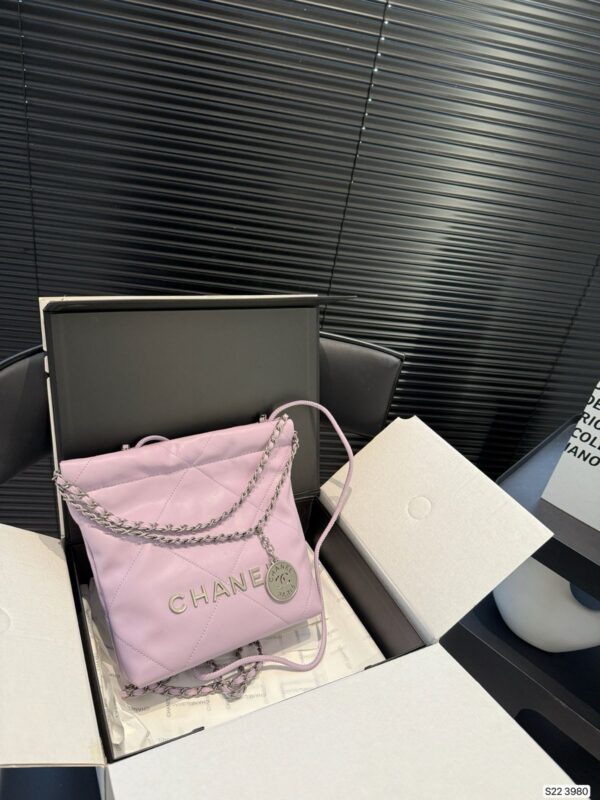 Chanel 22 bag - Image 13